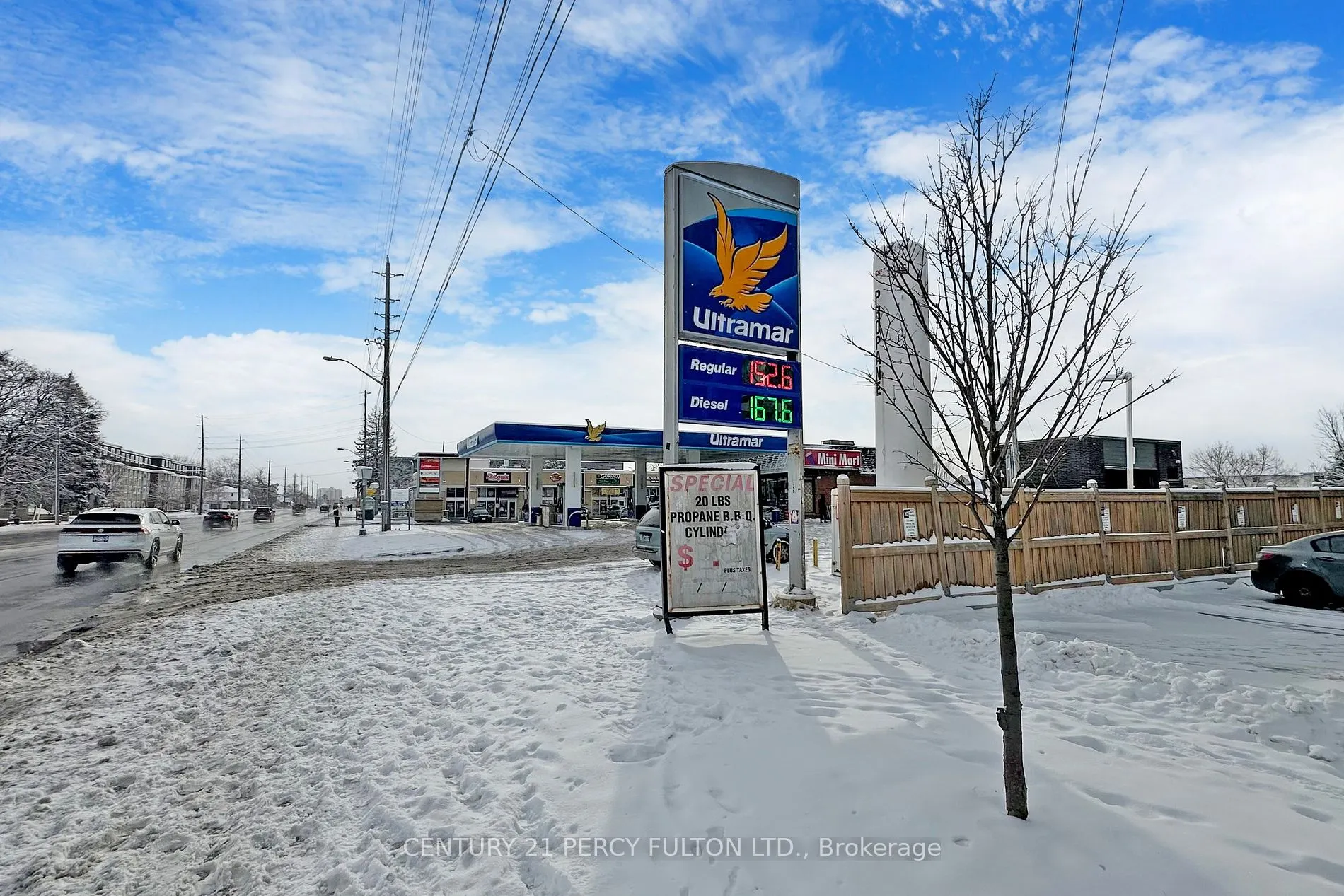 1900 Simcoe Street N, #633