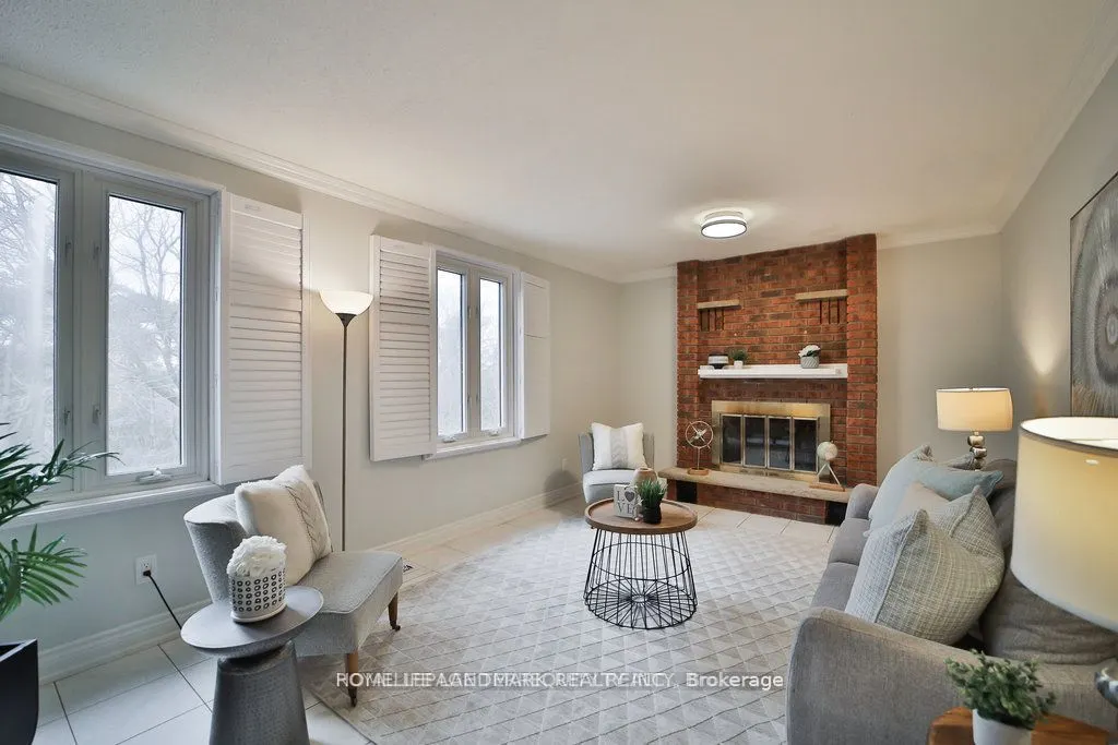 16 Mansfield Cres