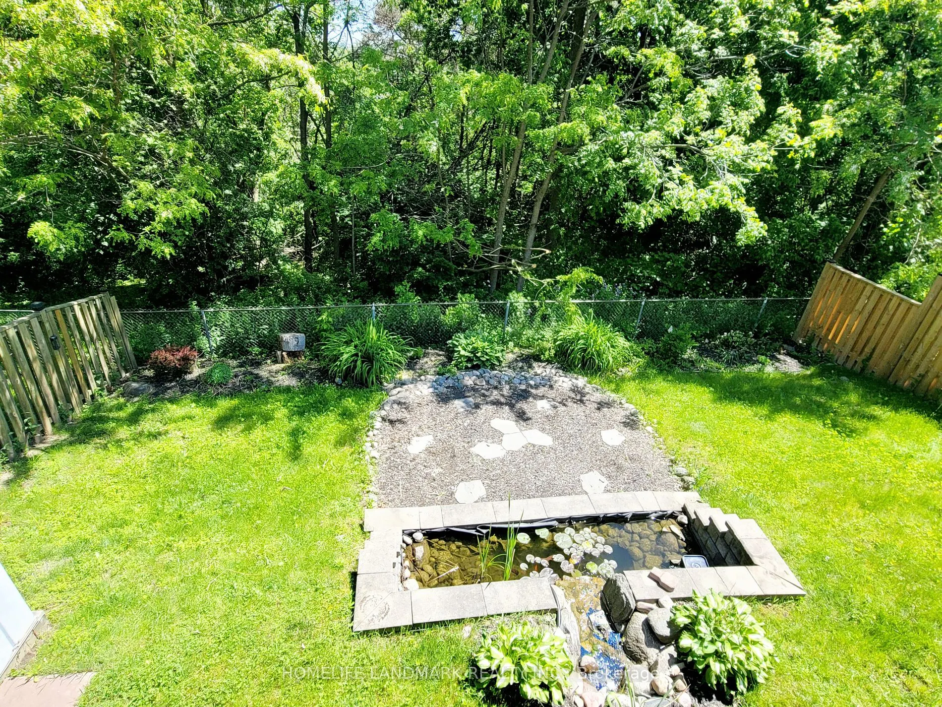 16 Mansfield Cres