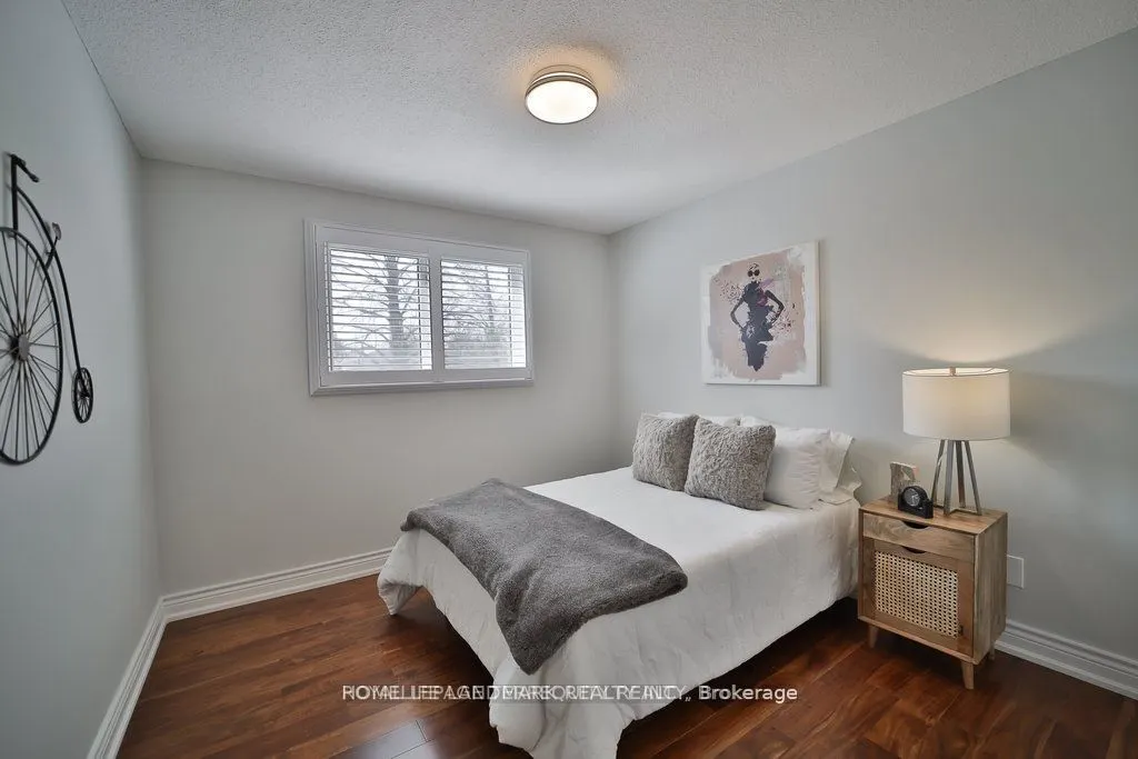 16 Mansfield Cres