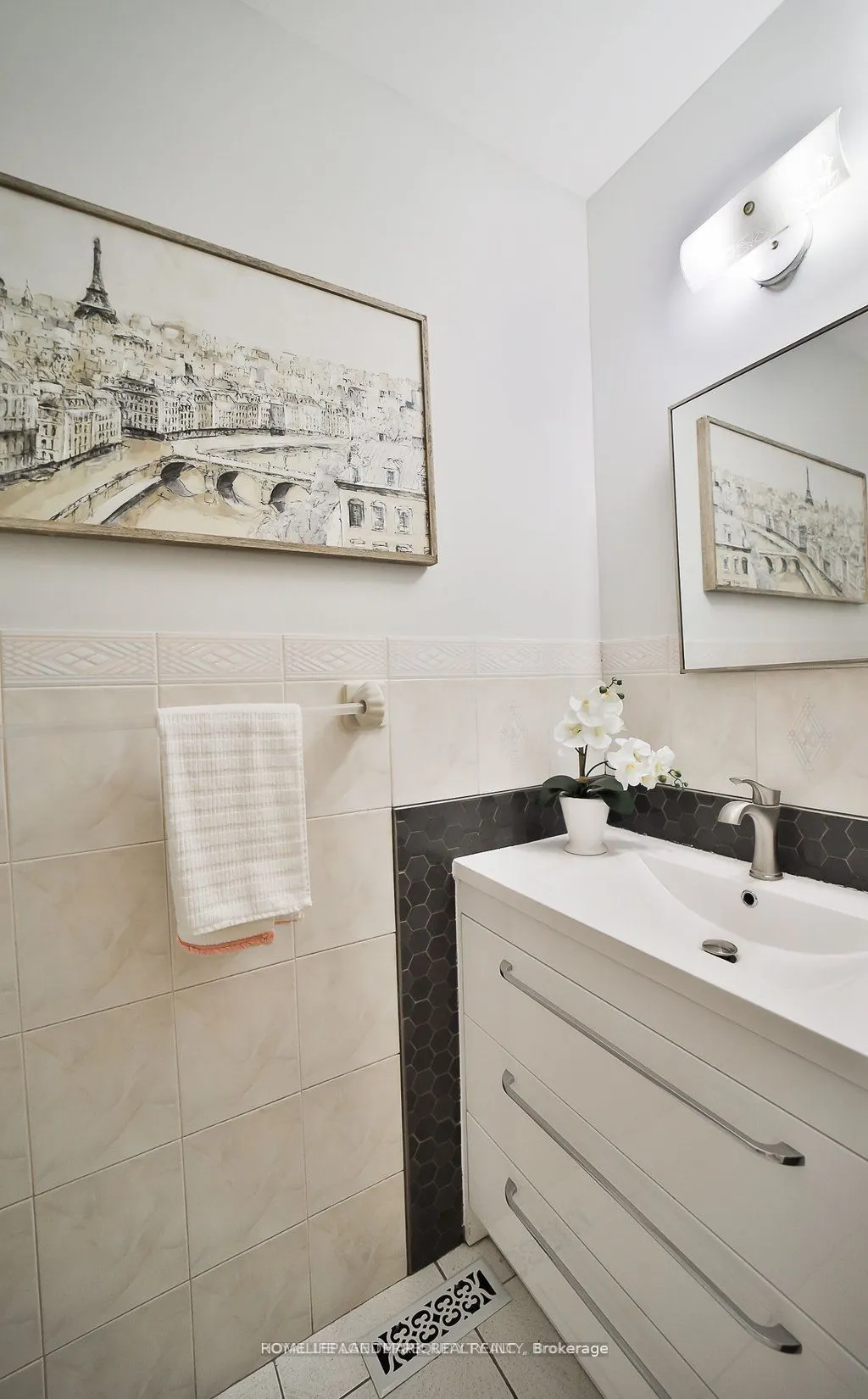 16 Mansfield Cres
