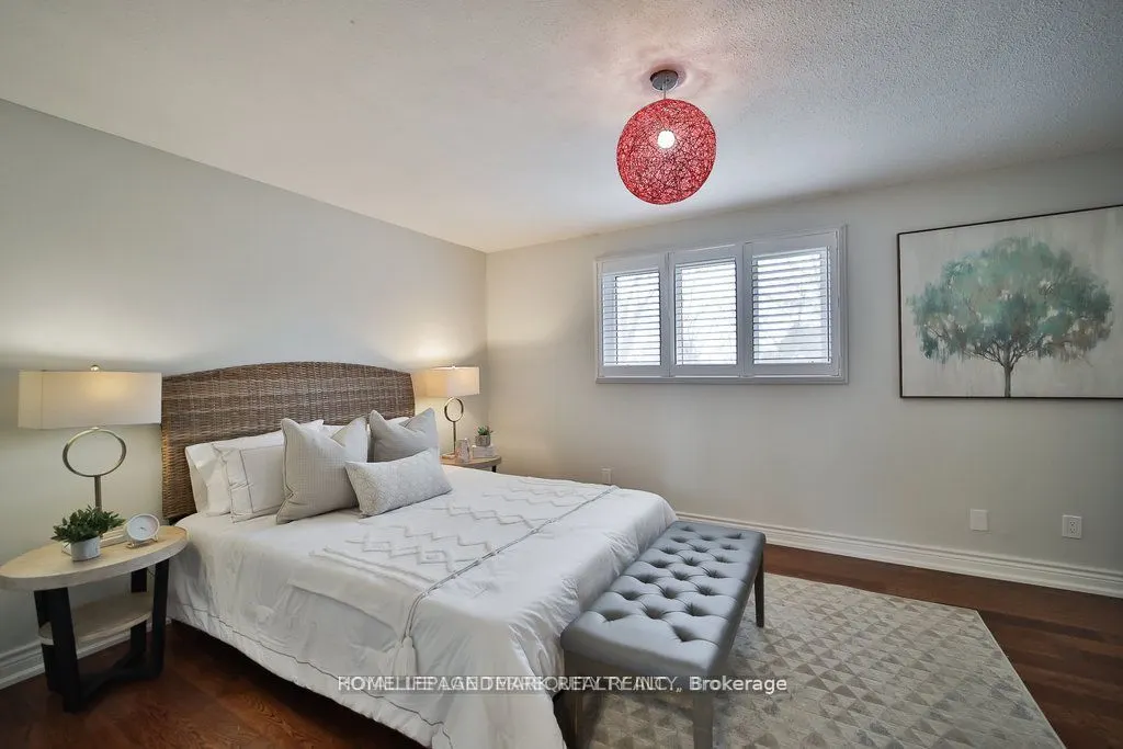 16 Mansfield Cres