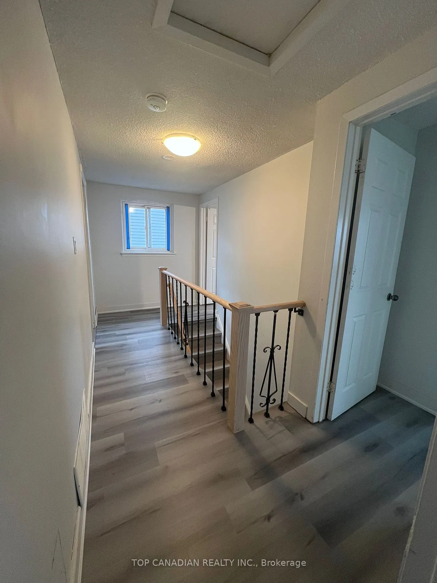 1398 Tampa Cres