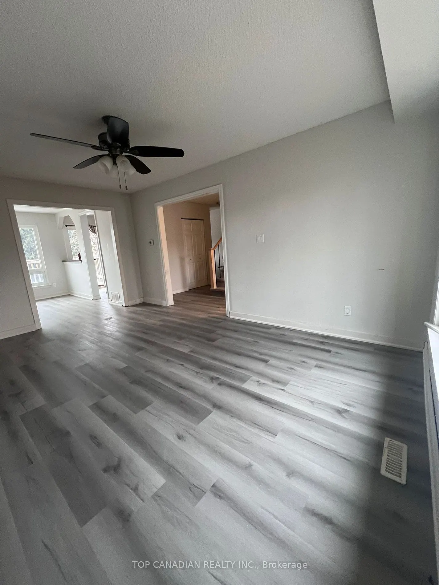 1398 Tampa Cres