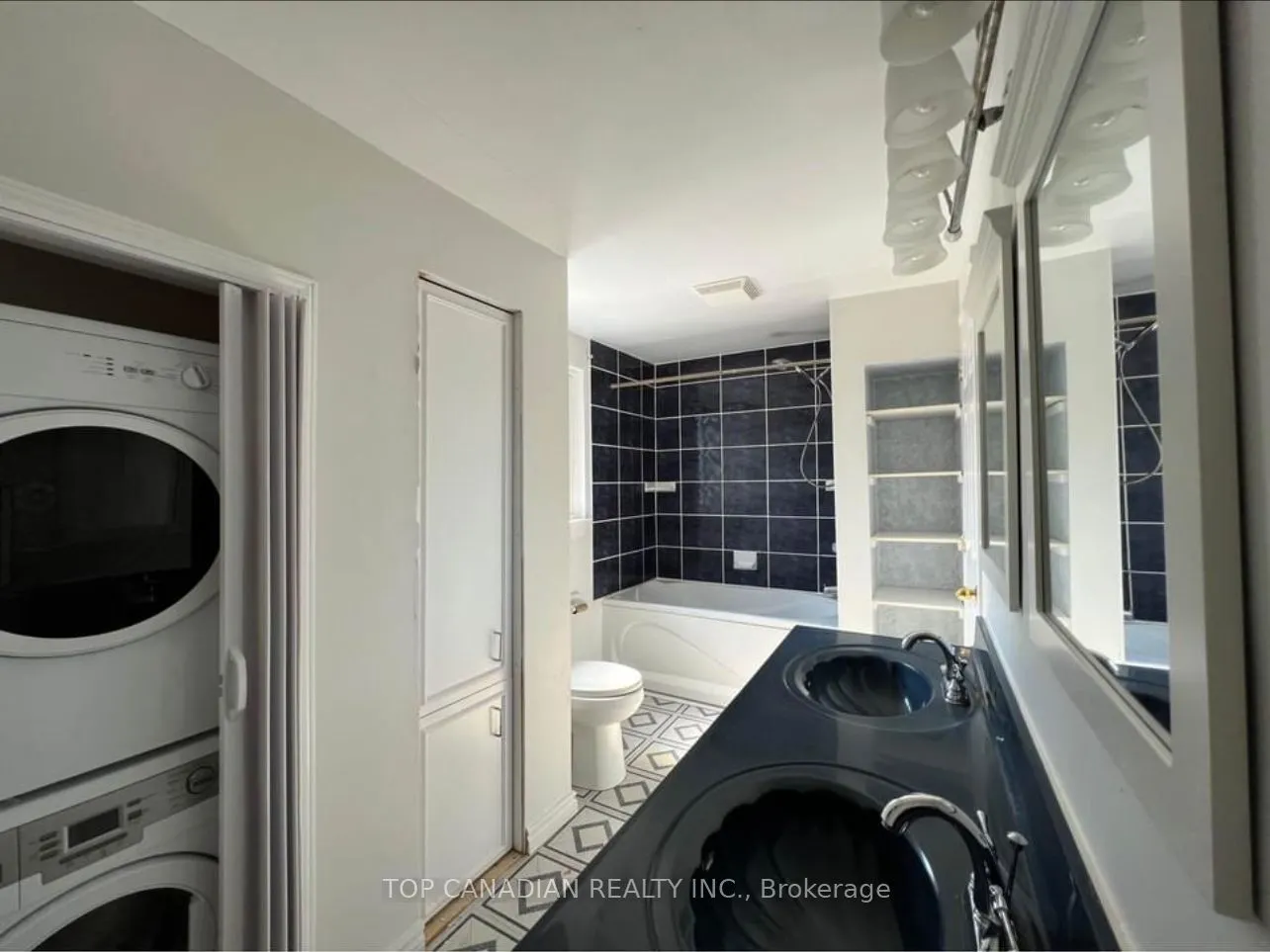 1398 Tampa Cres