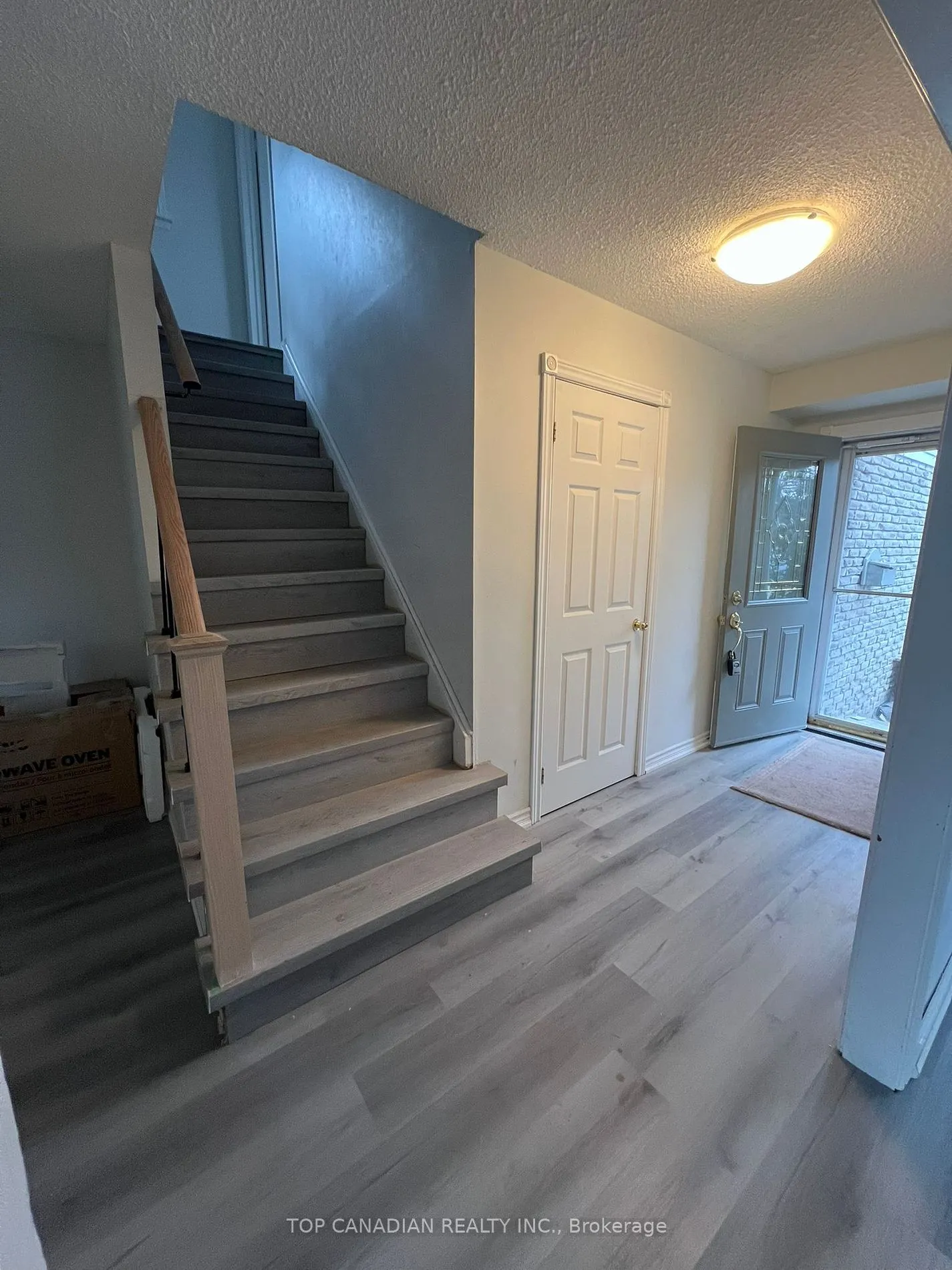 1398 Tampa Cres