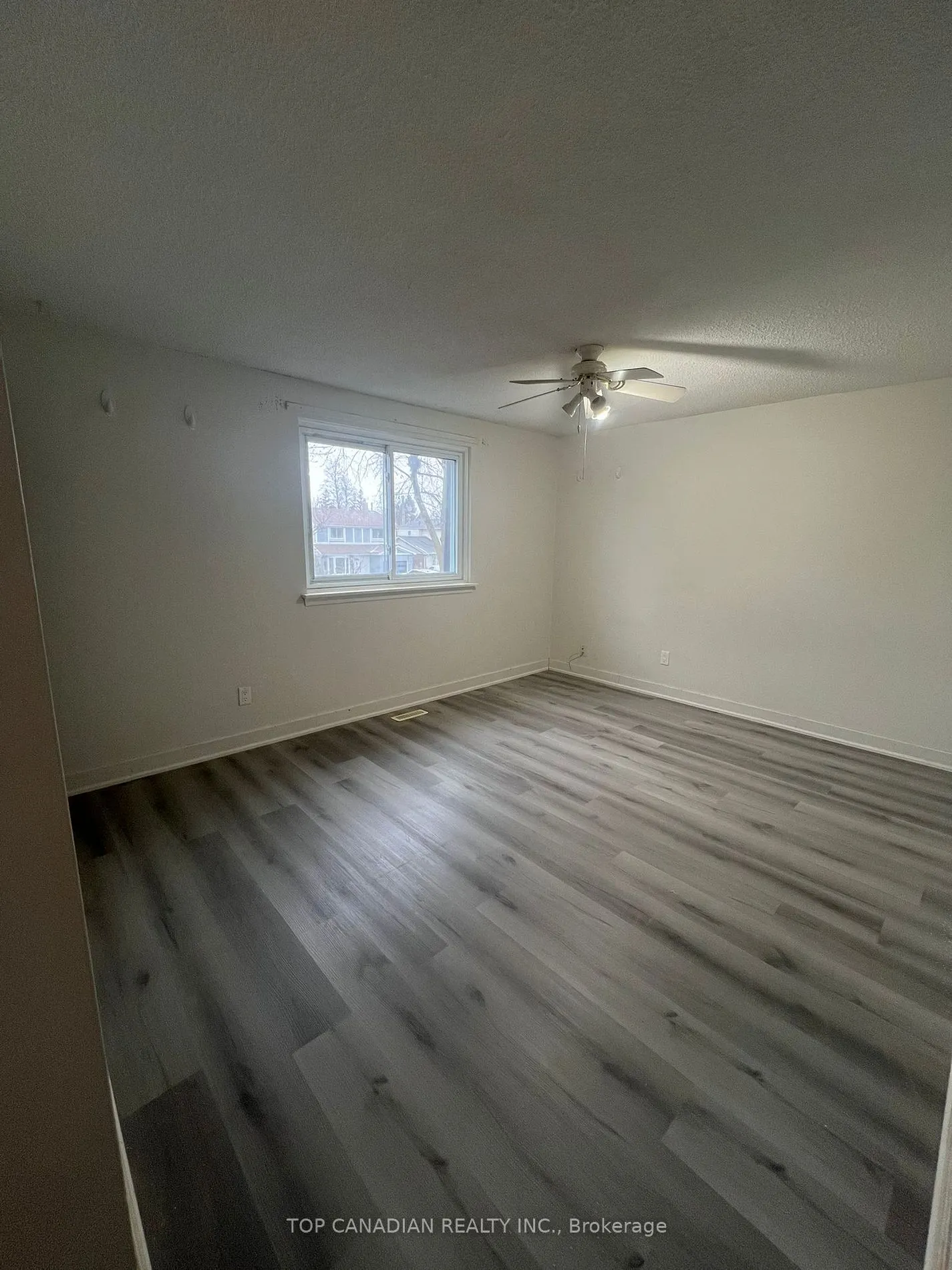 1398 Tampa Cres