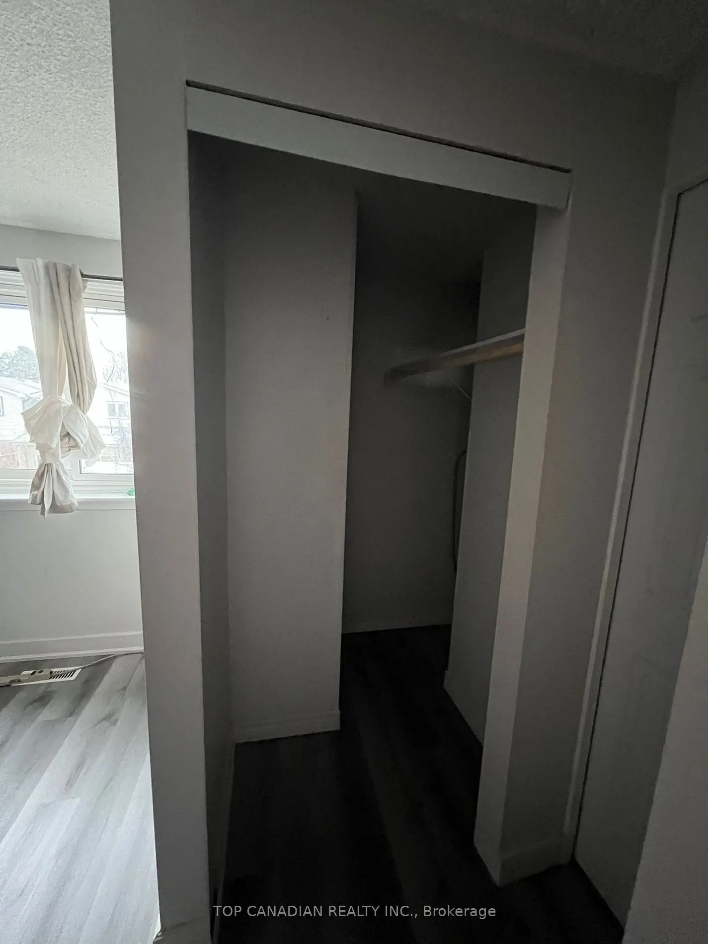 1398 Tampa Cres