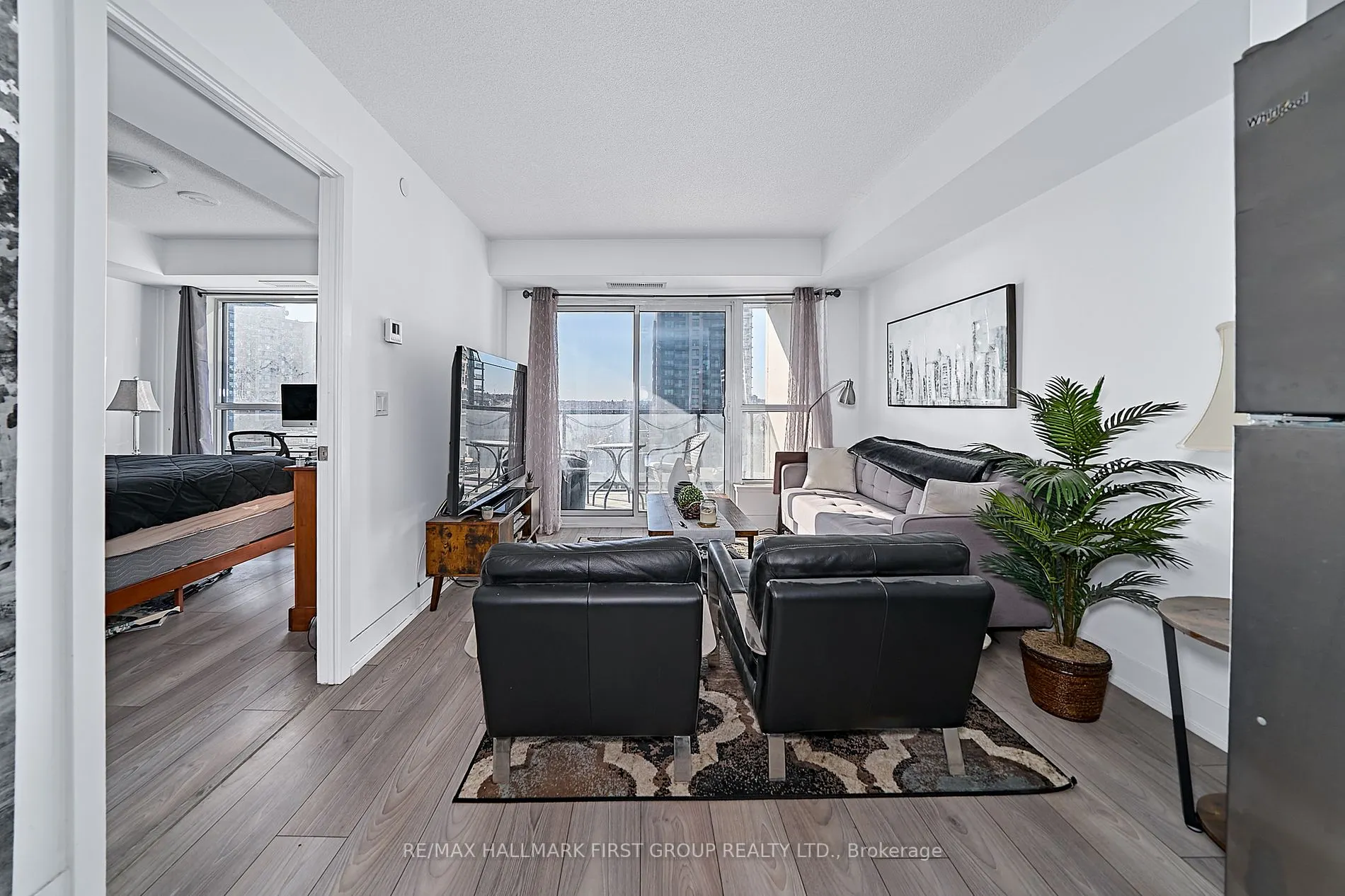 1255 Bayly St, #608