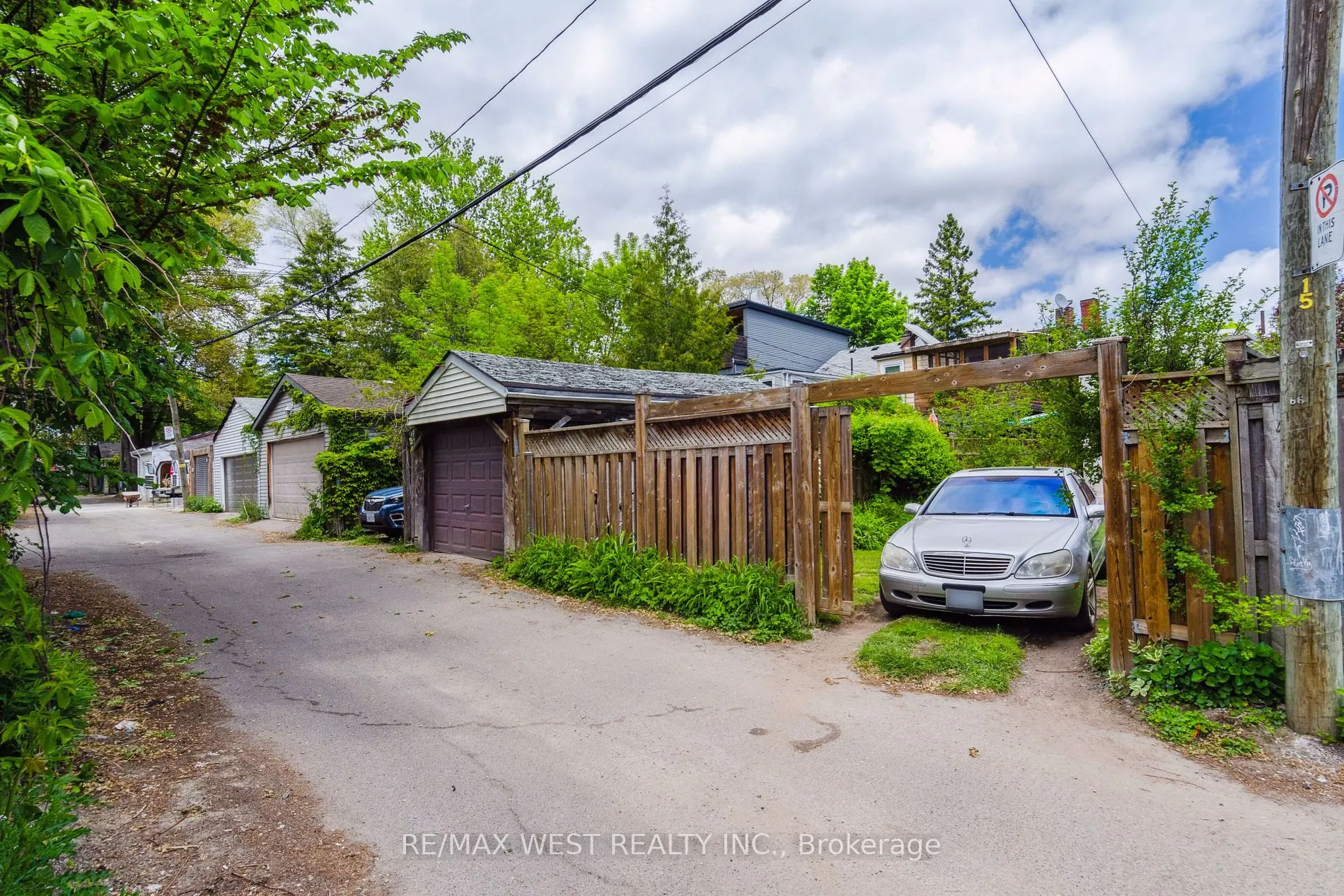 68 Hastings Ave
