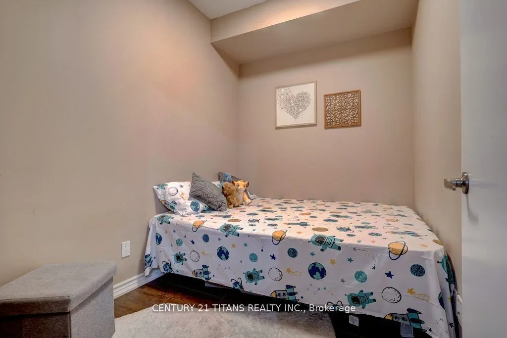1328 Birchmount Rd, #709