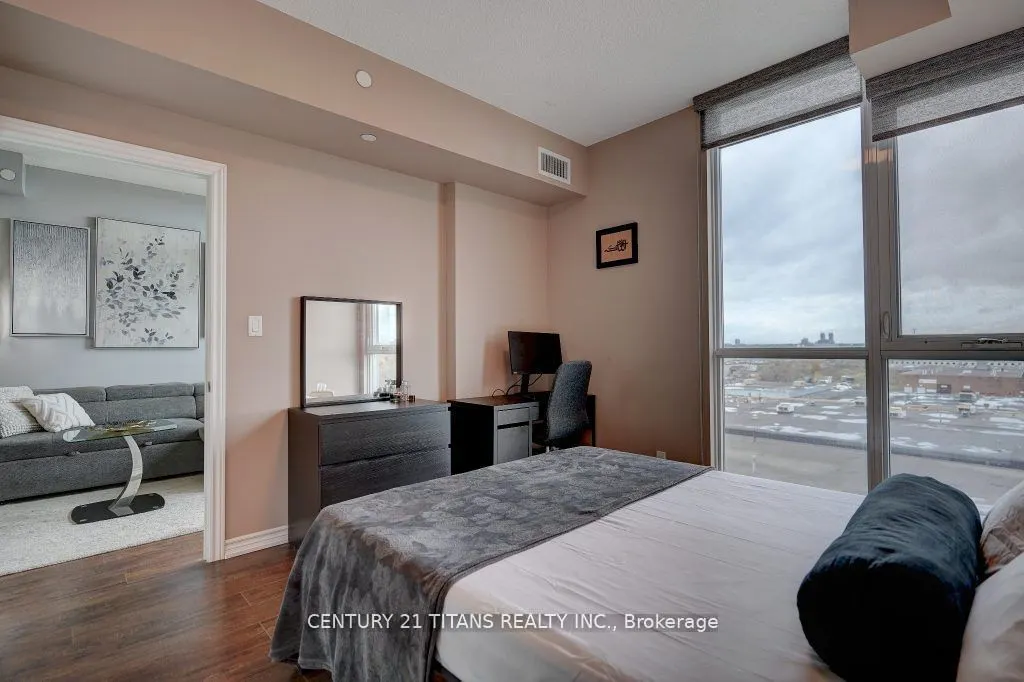 1328 Birchmount Rd, #709
