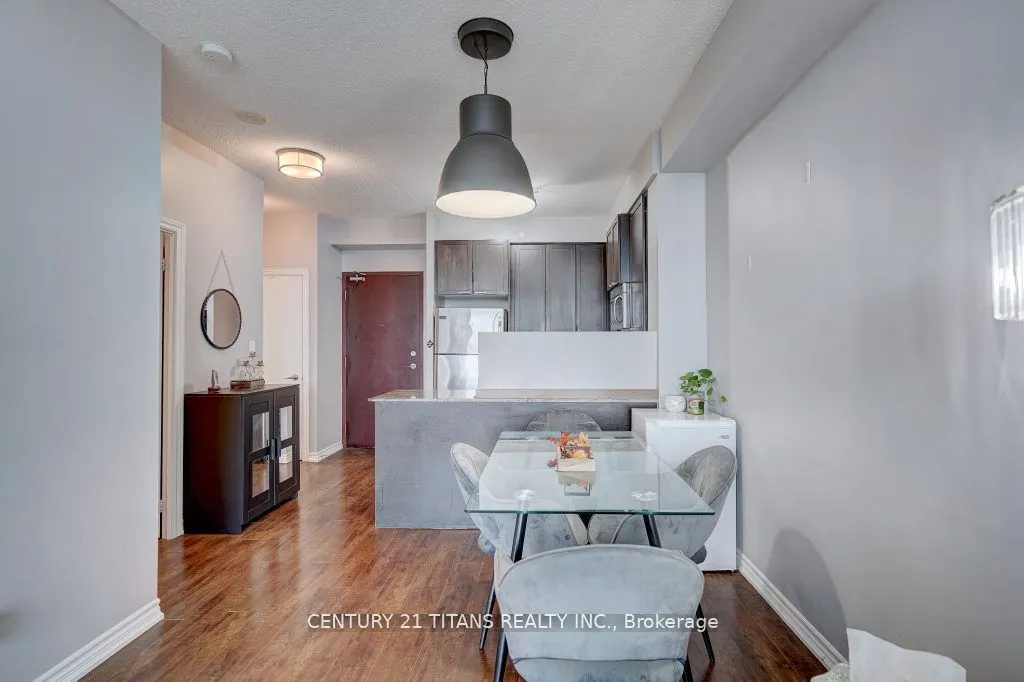 1328 Birchmount Rd, #709