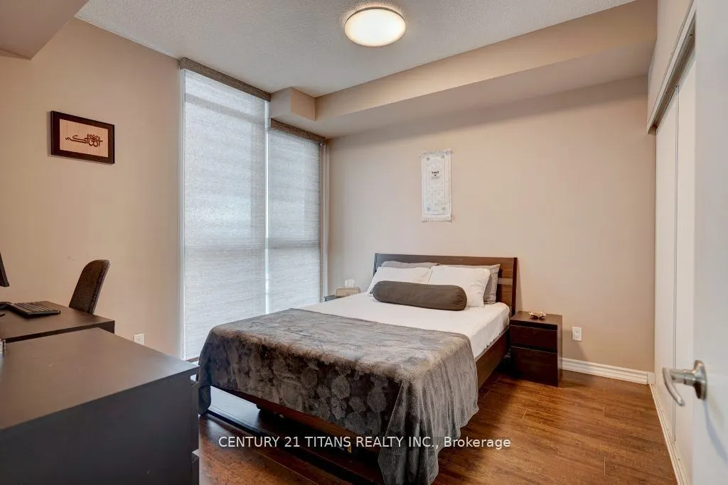 1328 Birchmount Rd, #709