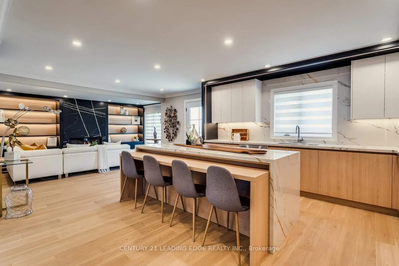 1371 Rougemount Dr