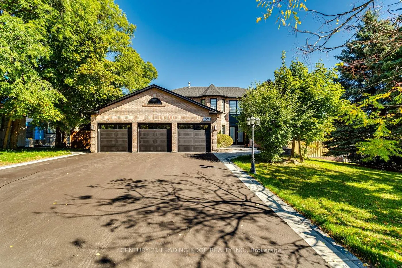 1371 Rougemount Dr