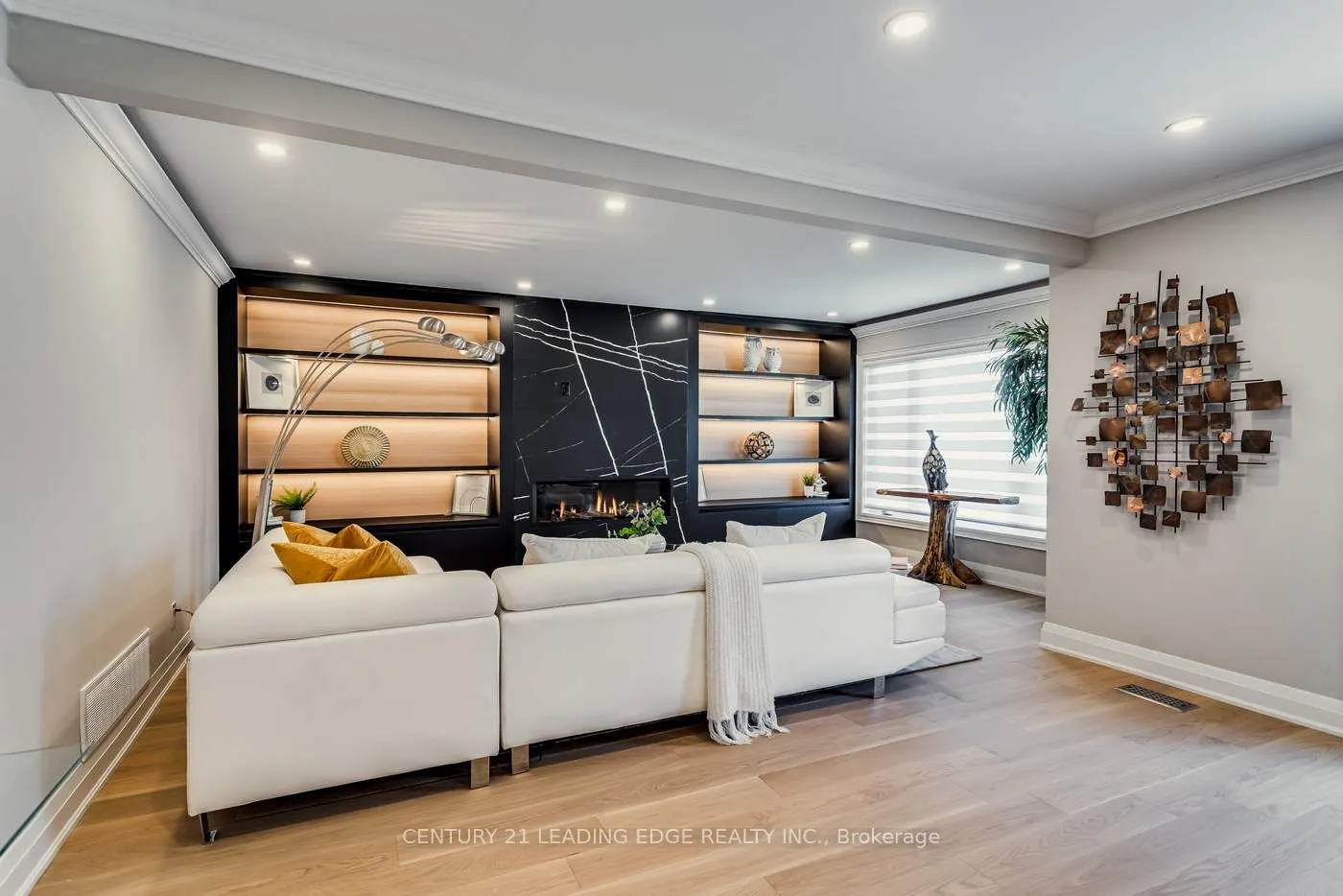 1371 Rougemount Dr
