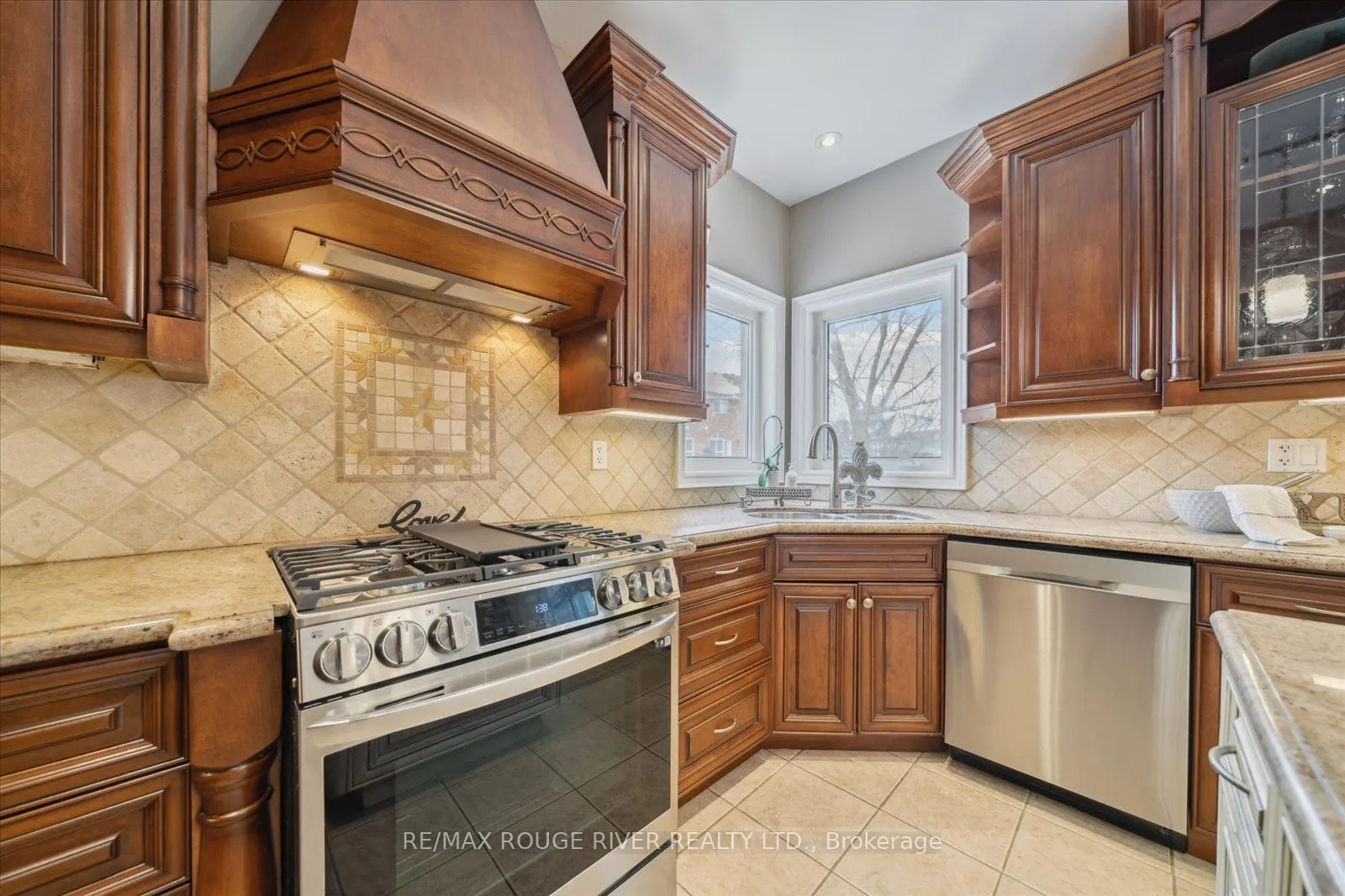 29 Neill Ave