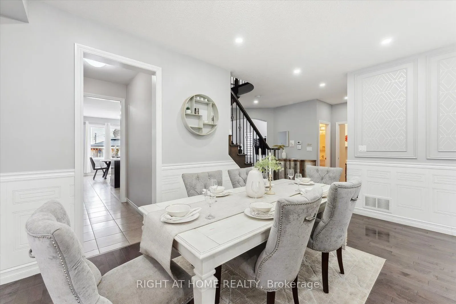 7 Carl Raby St