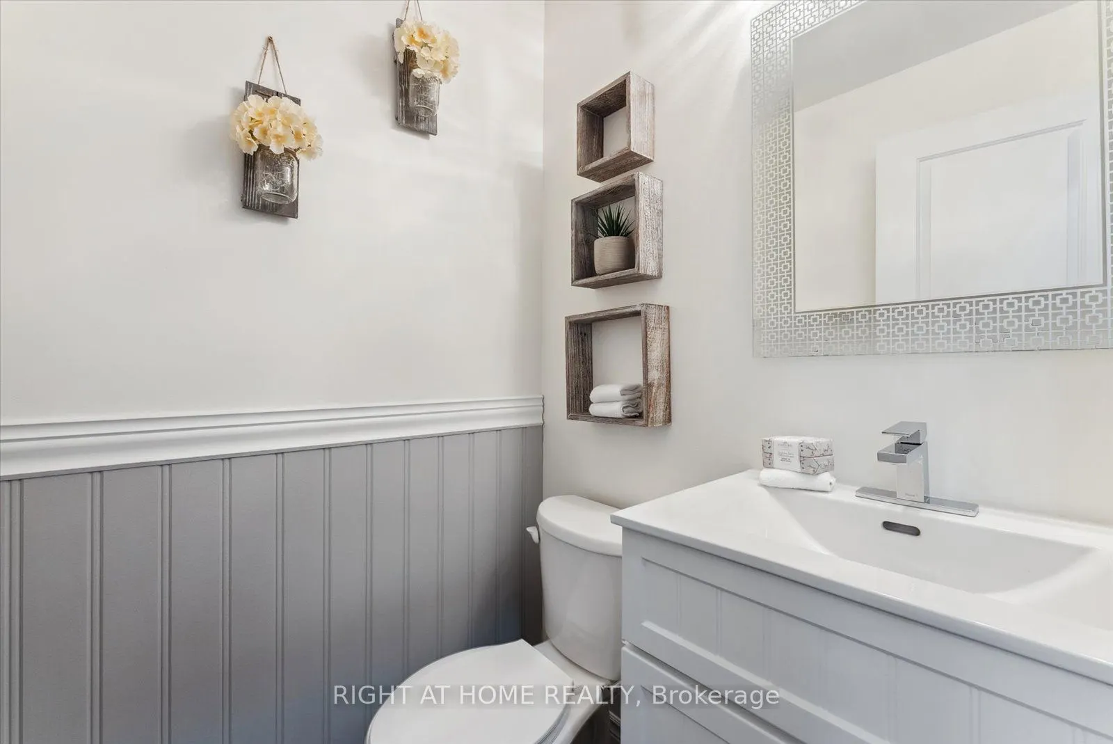 7 Carl Raby St