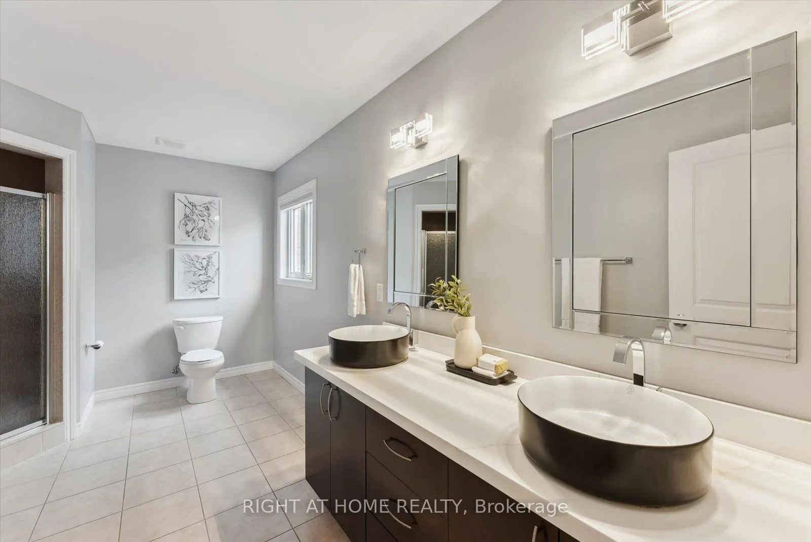 7 Carl Raby St