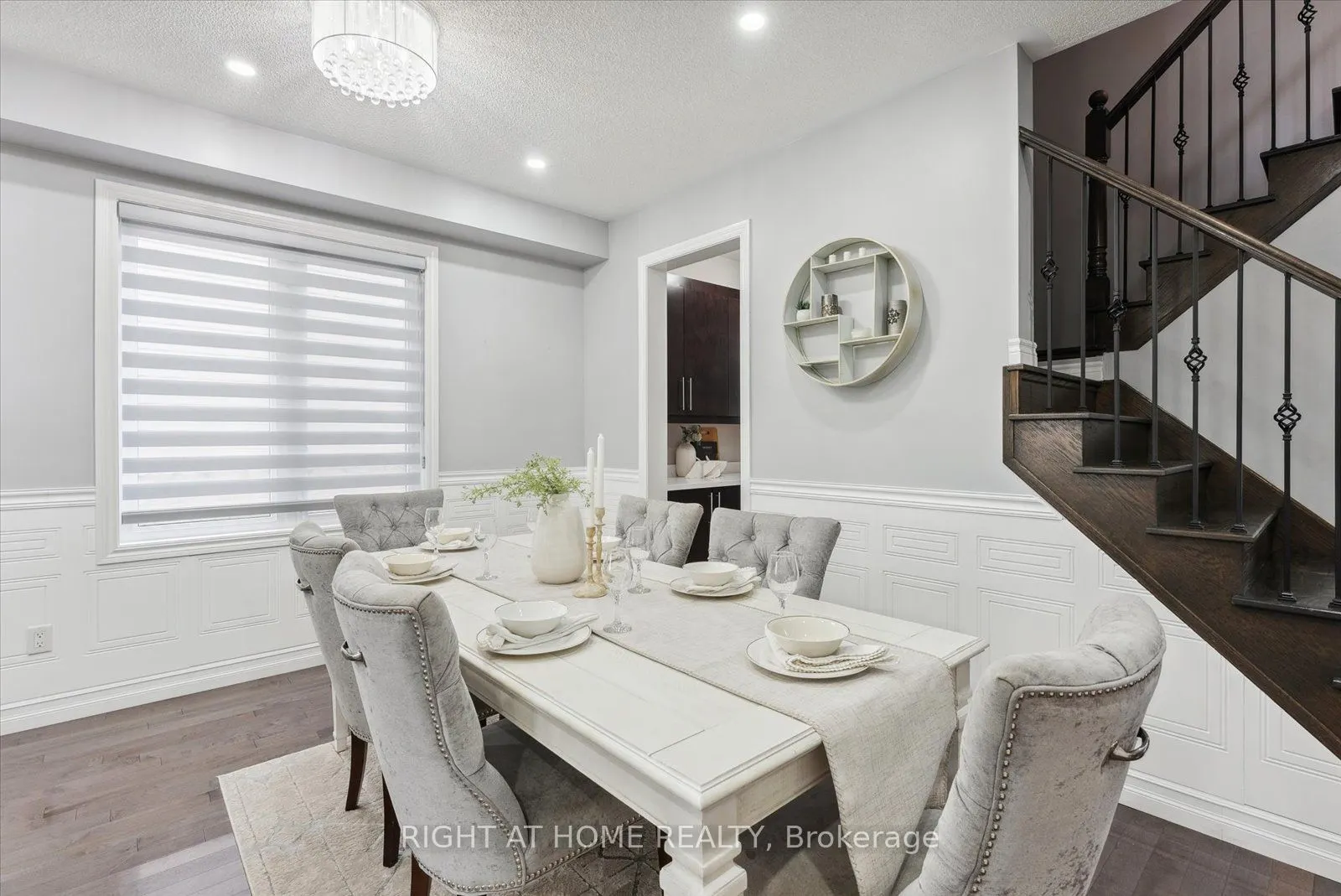 7 Carl Raby St