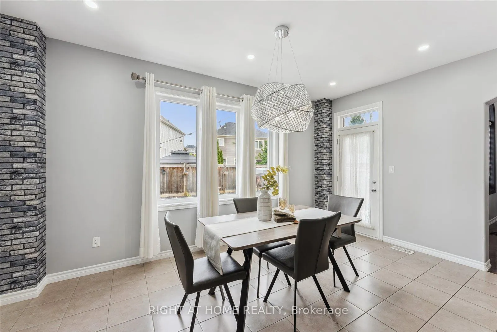 7 Carl Raby St