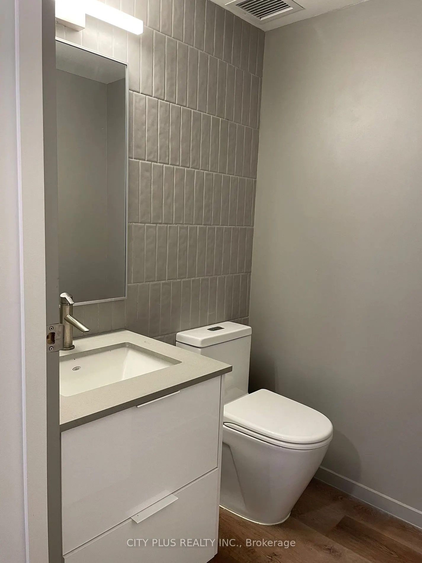 377 Broadview Ave, #301
