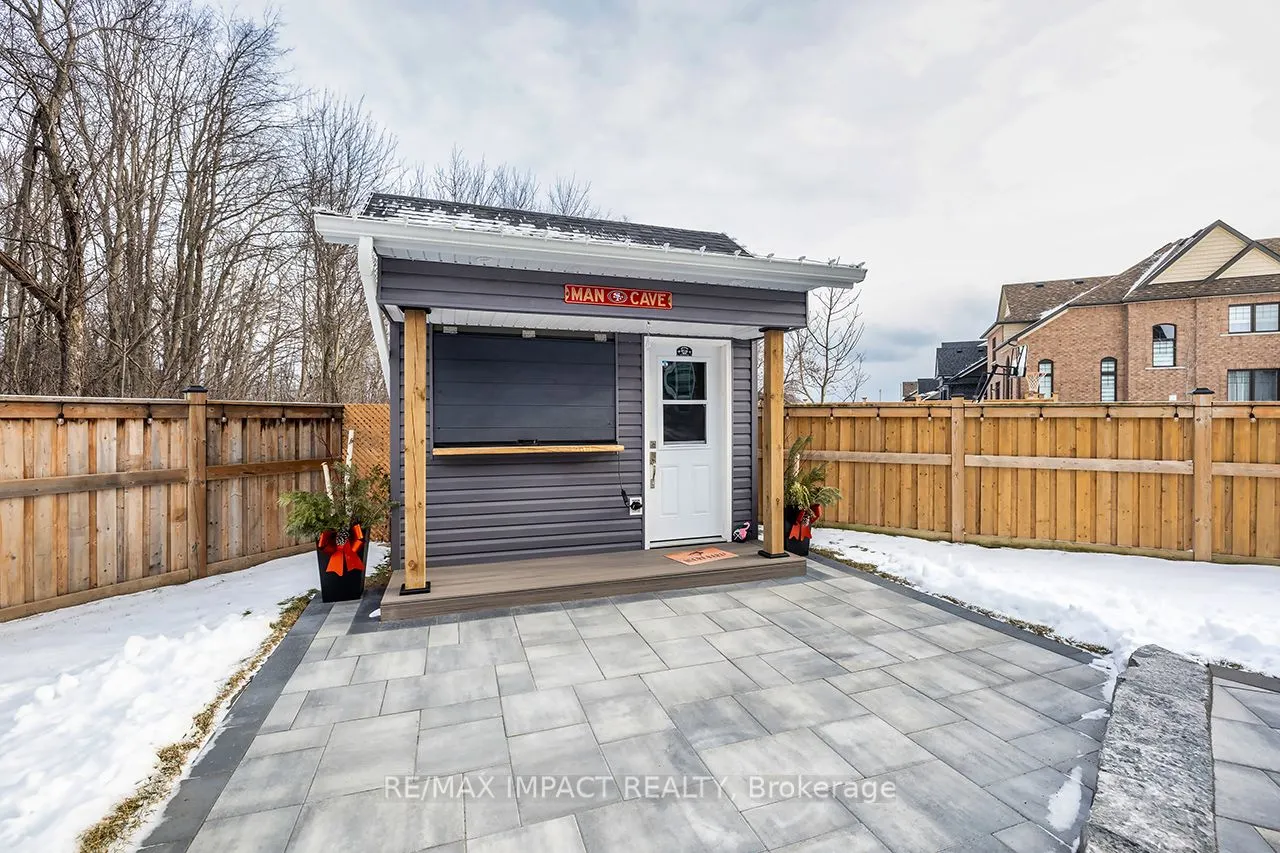 384 Northglen Blvd