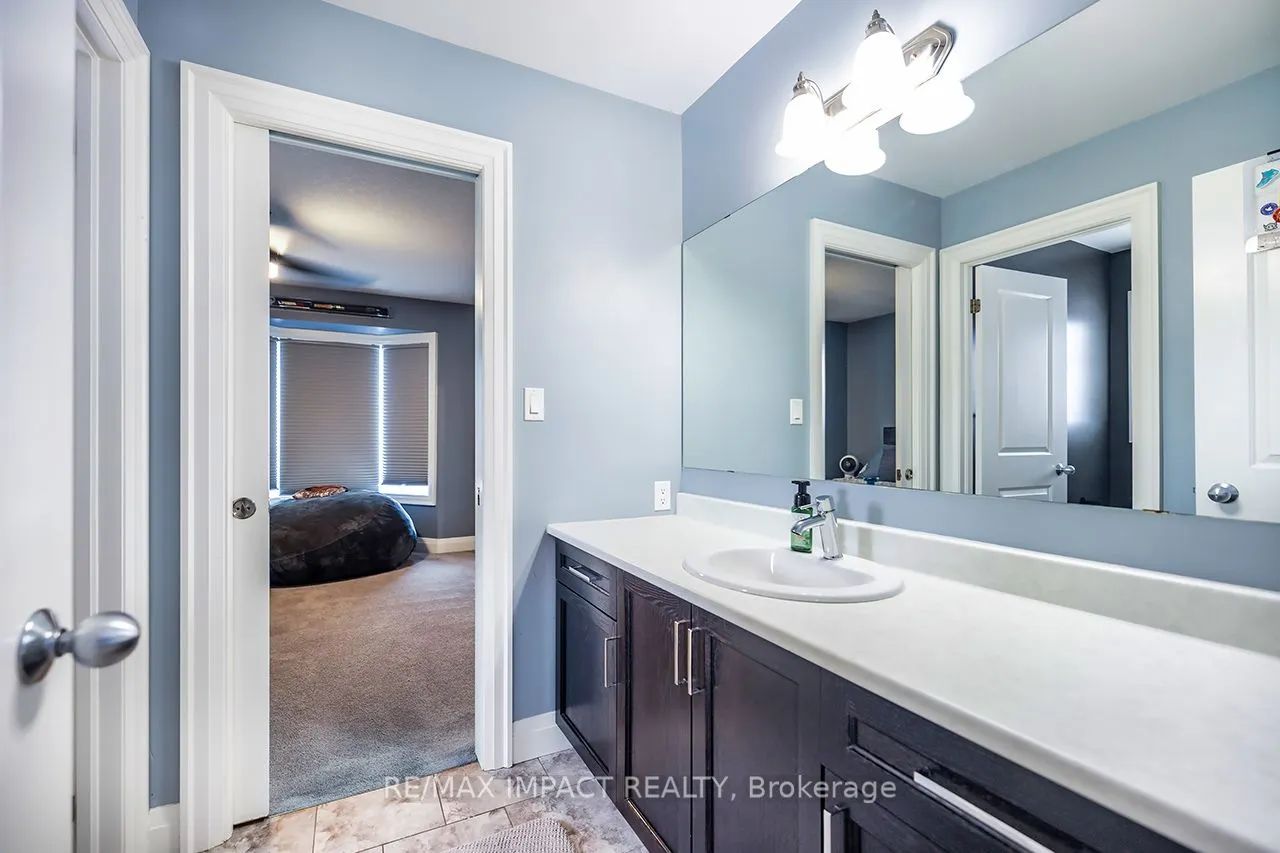 384 Northglen Blvd