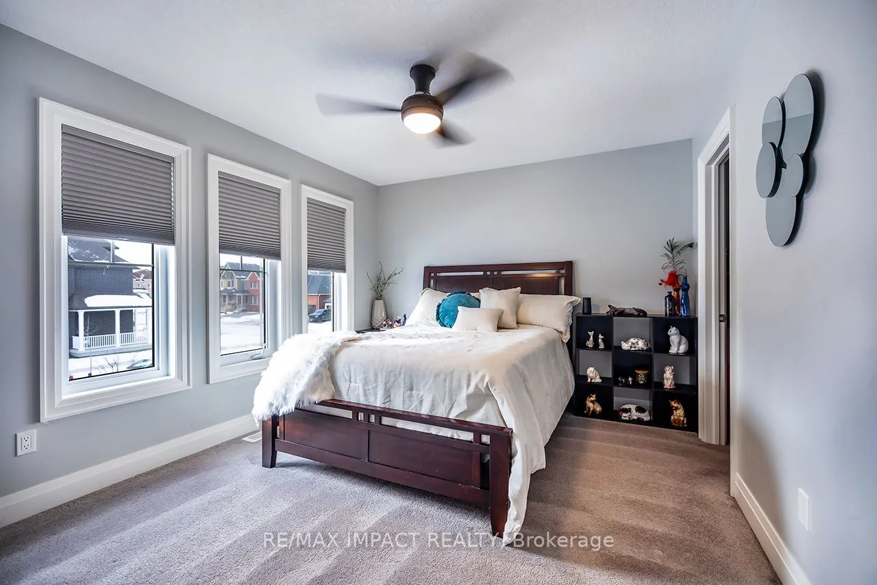 384 Northglen Blvd