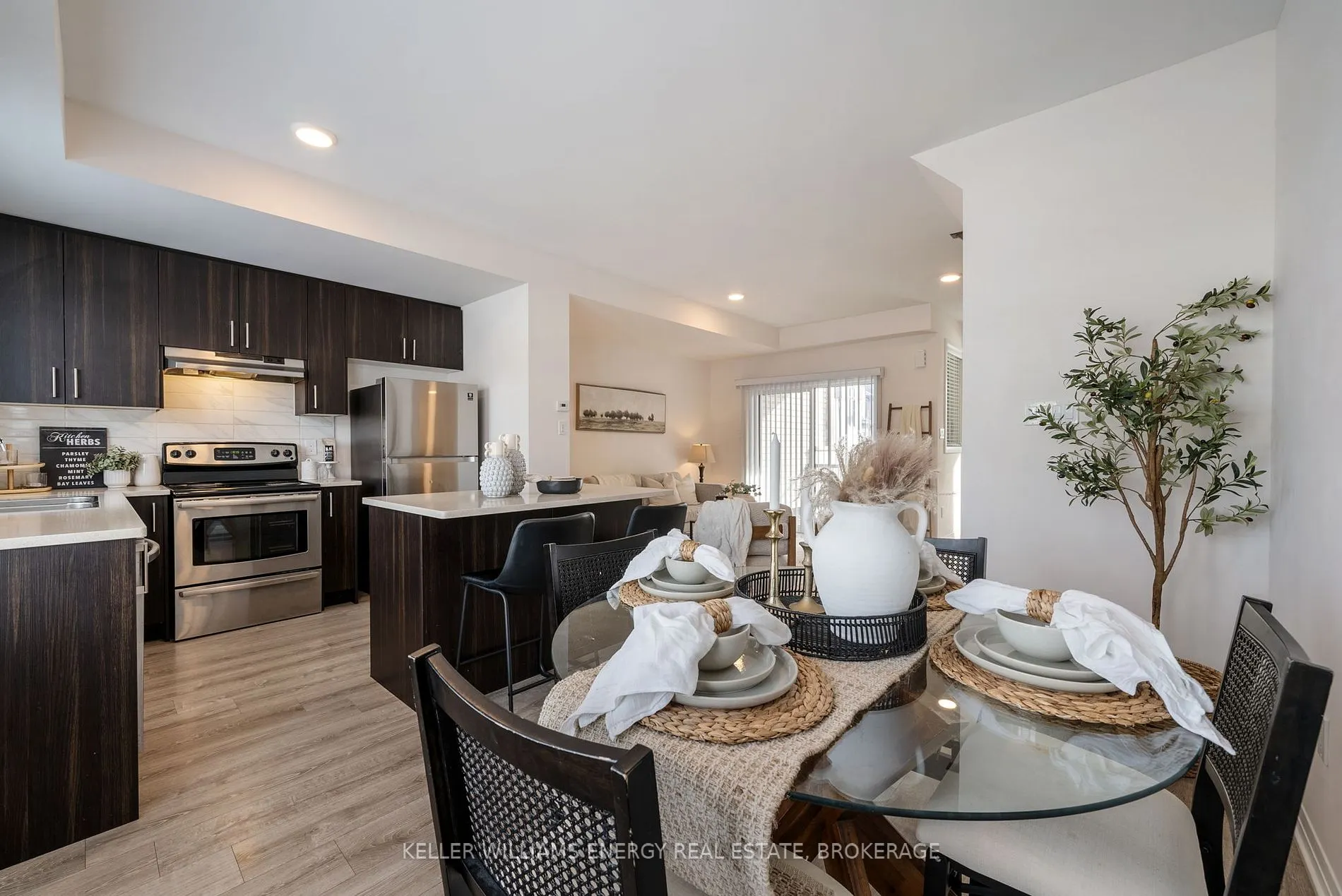 74 Ambereen Pl