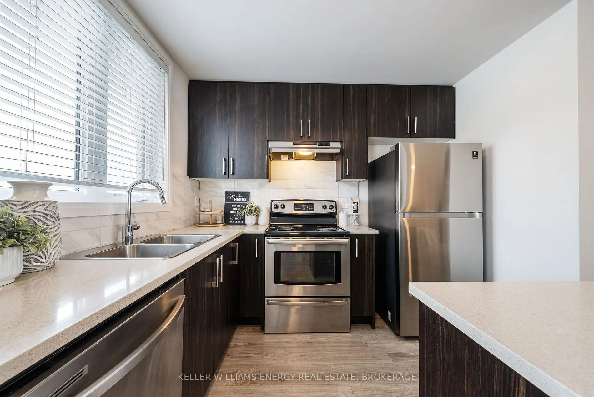 74 Ambereen Pl