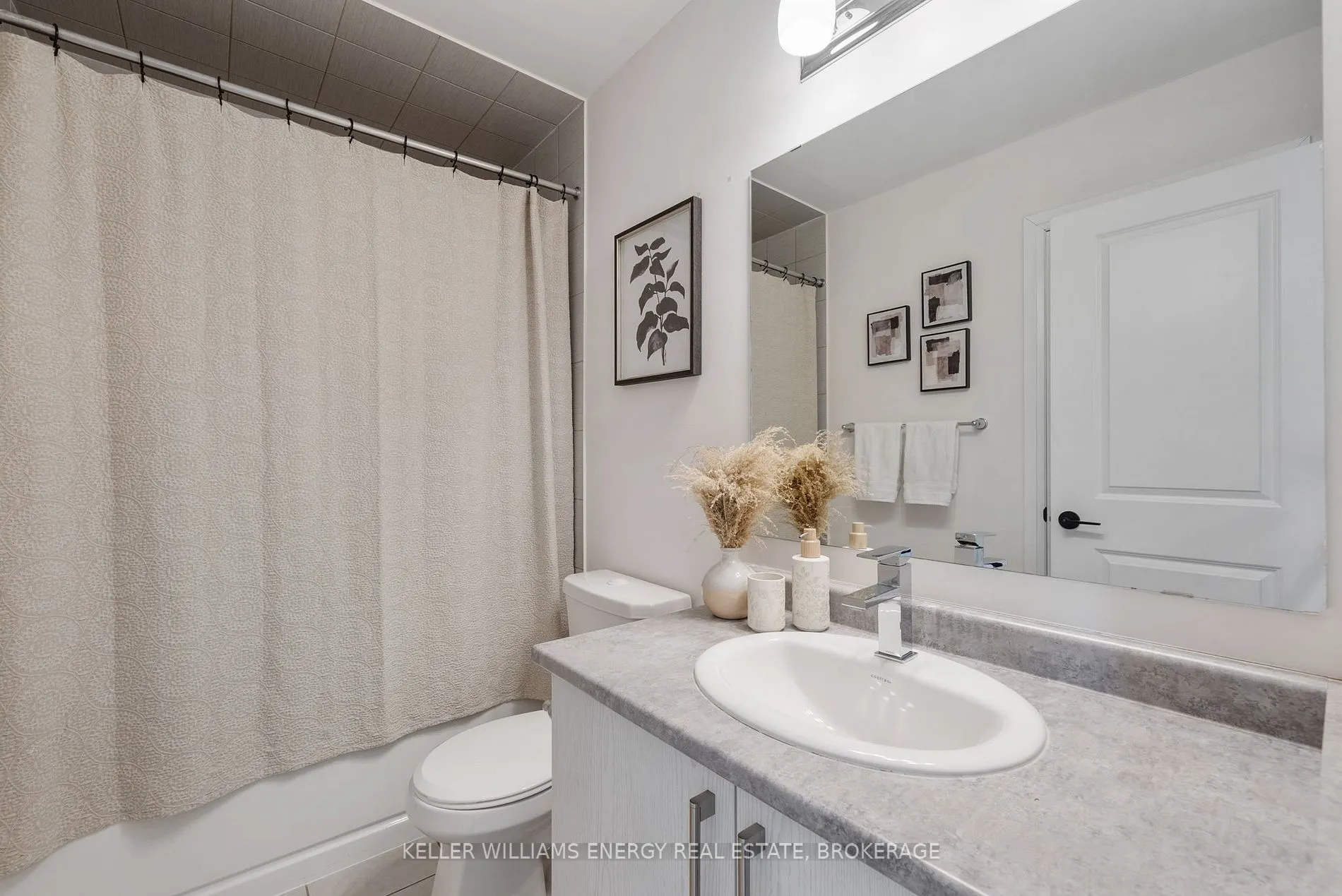 74 Ambereen Pl