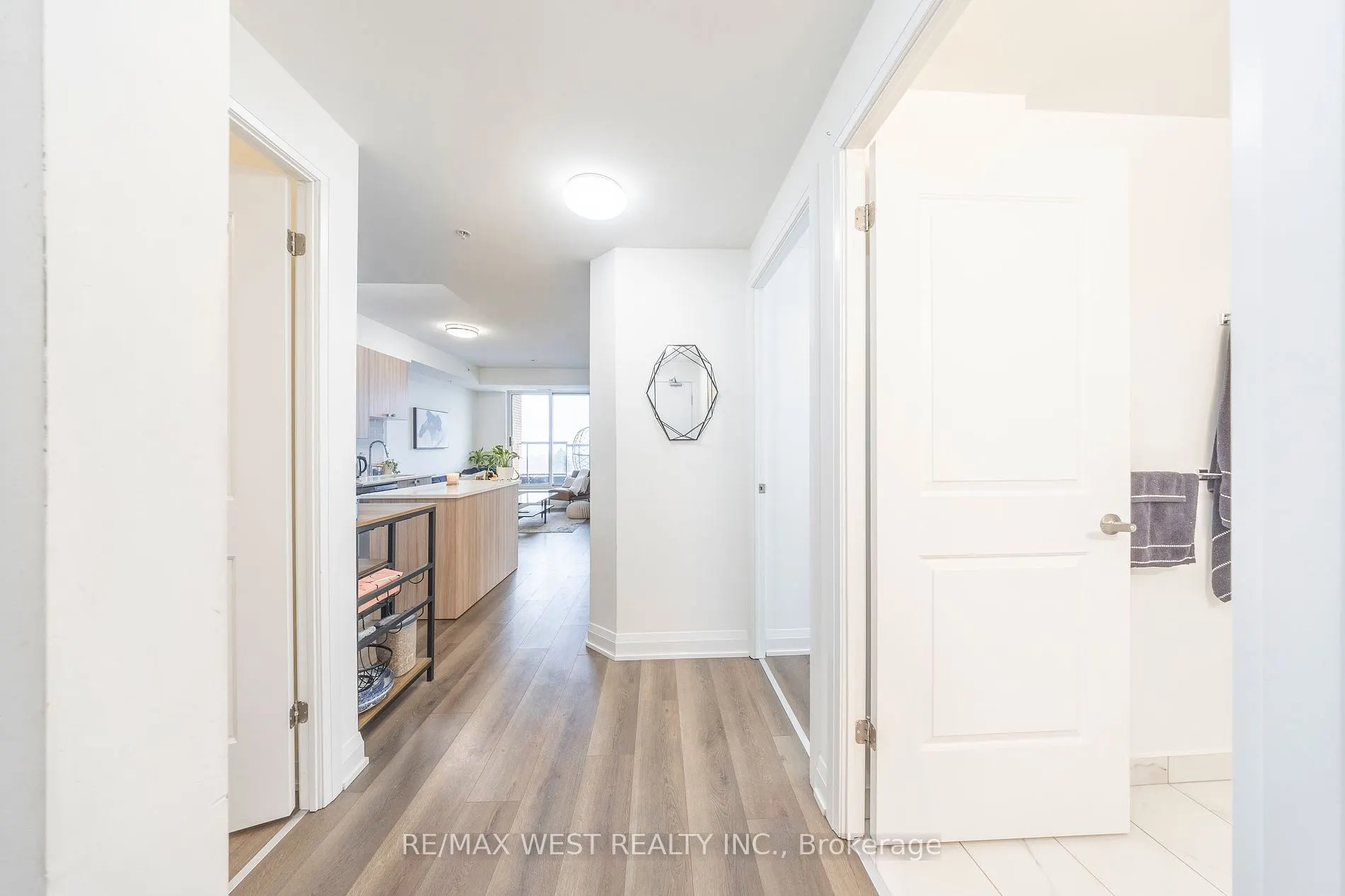 3655 Kingston Road, #901