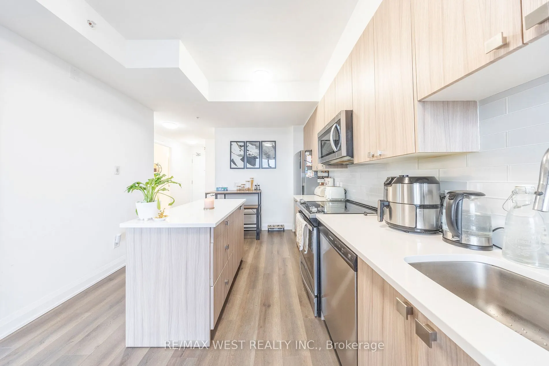 3655 Kingston Road, #901
