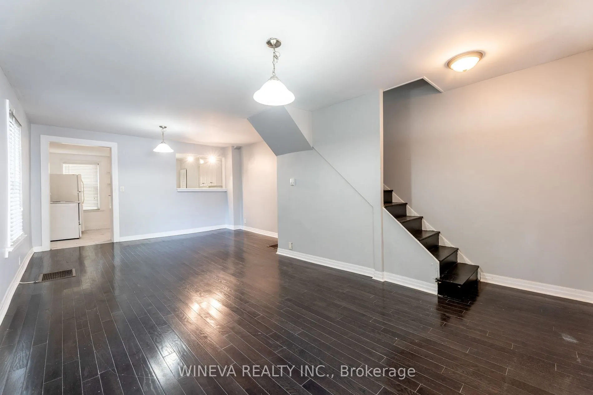 106 Willow Ave