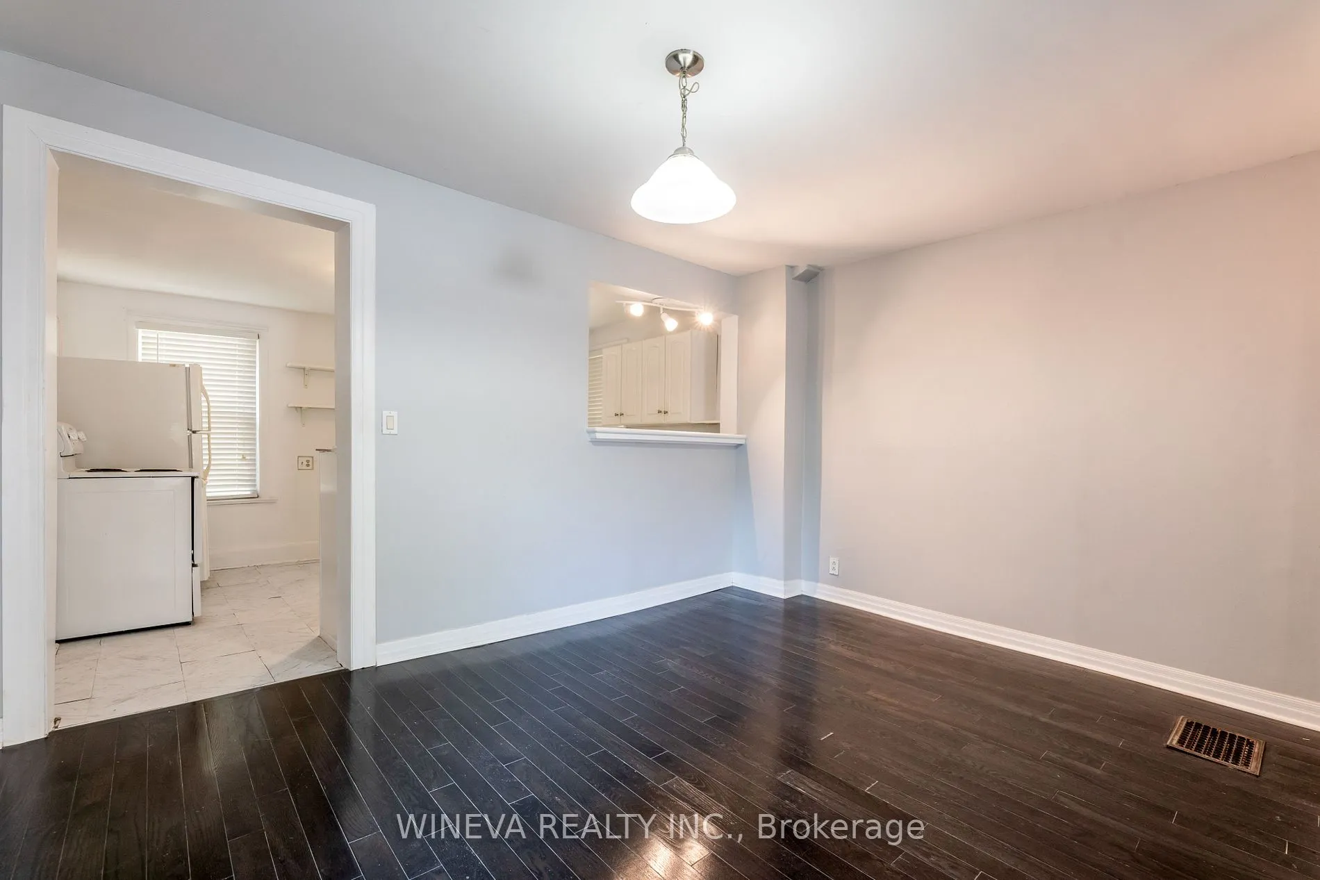 106 Willow Ave