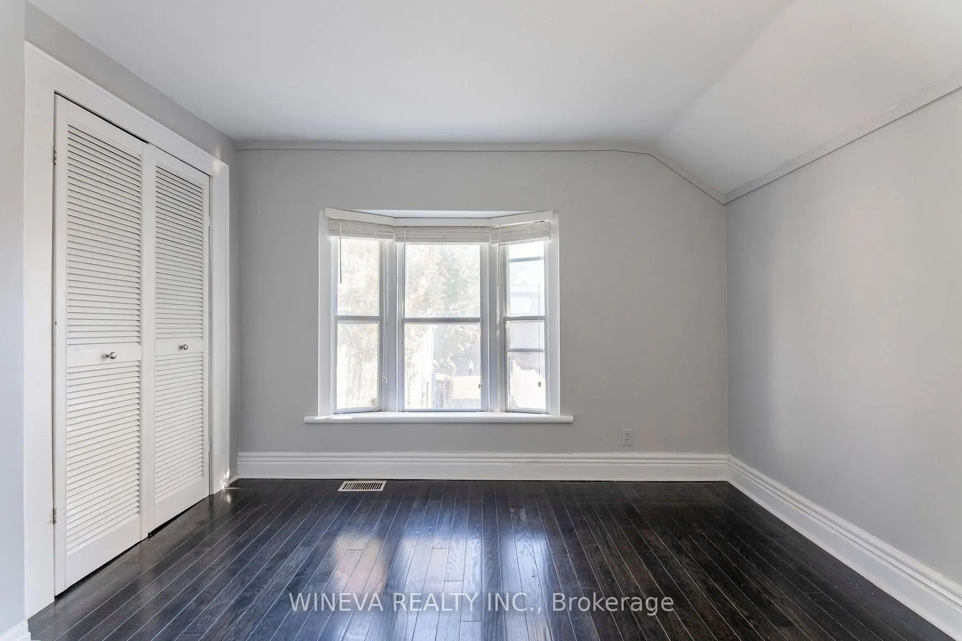 106 Willow Ave