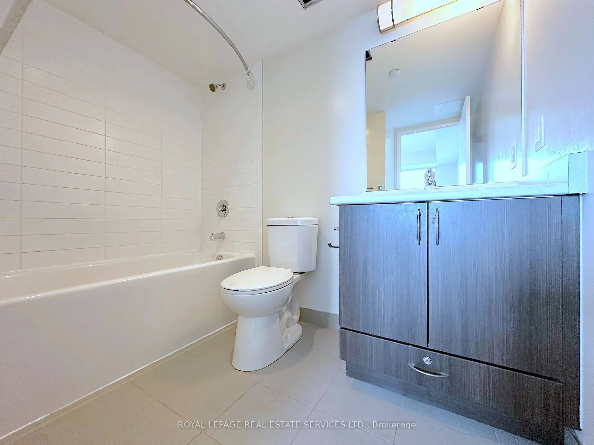 73 Bayly St, #903