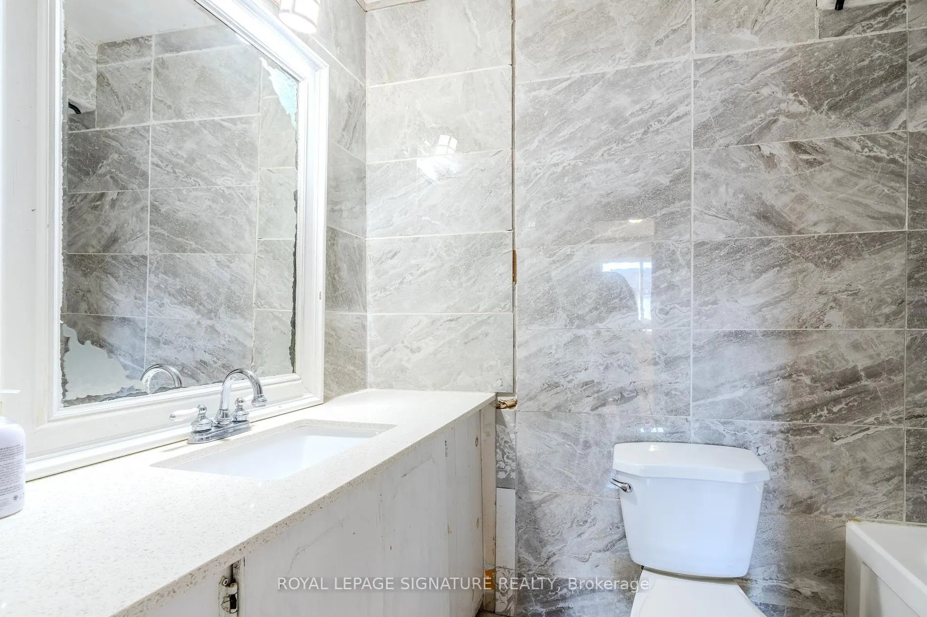 1010 Glen St, #147