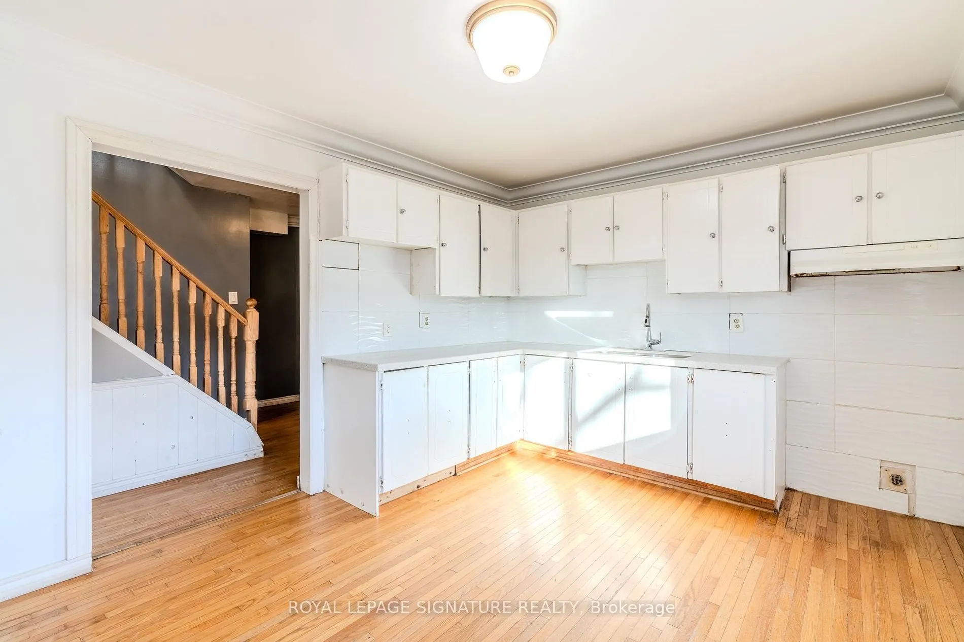 1010 Glen St, #147