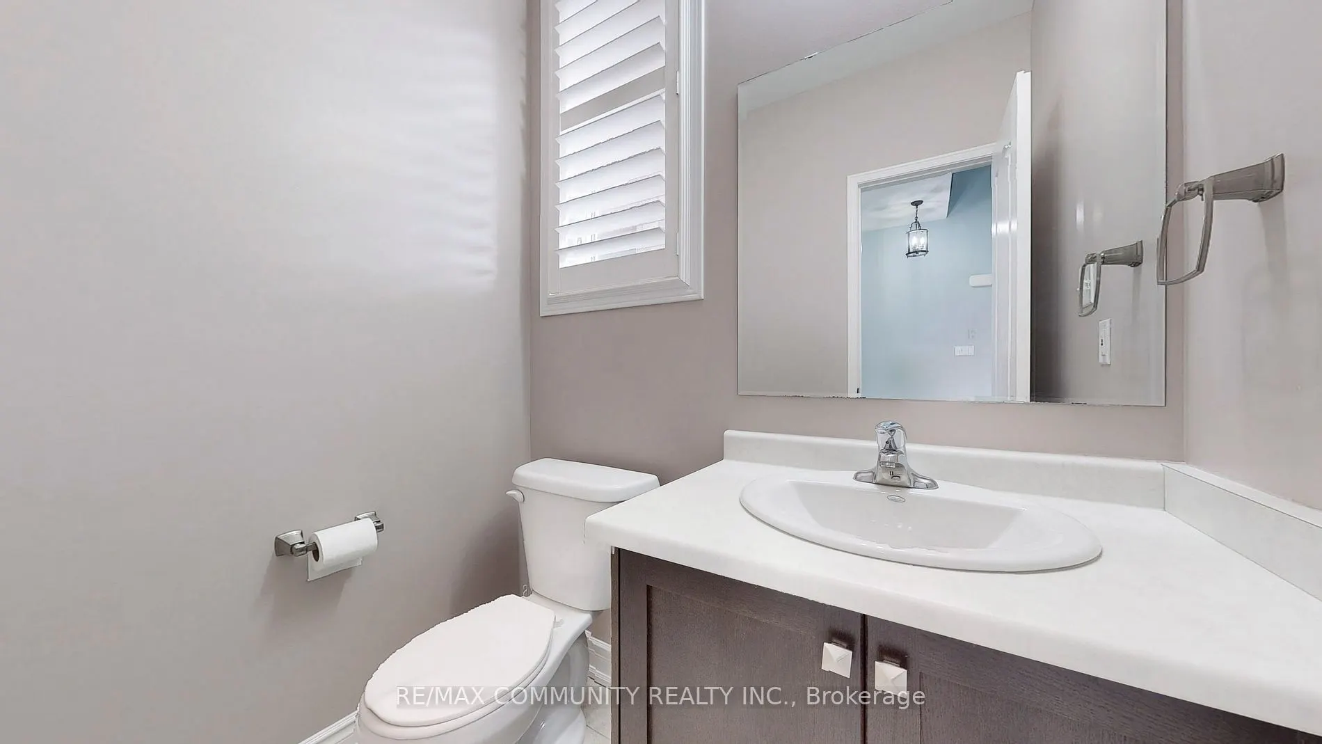 30 Raithby Cres