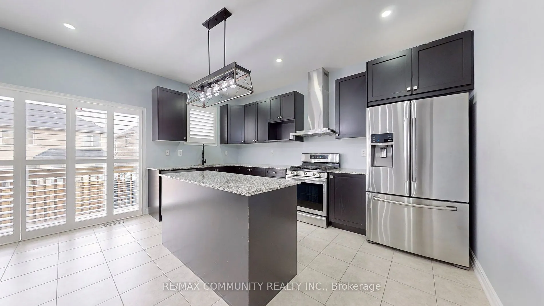 30 Raithby Cres