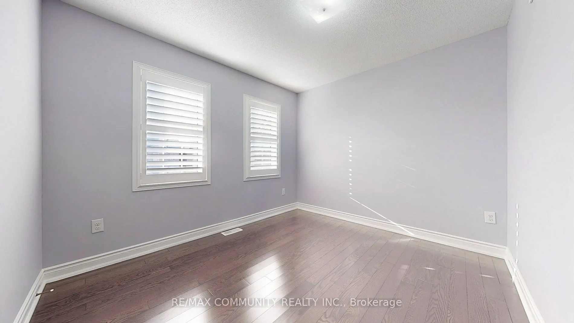 30 Raithby Cres