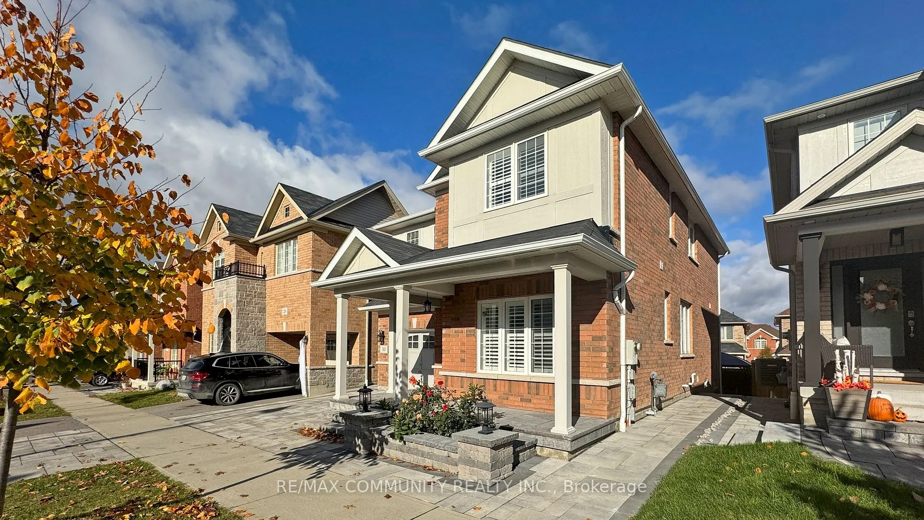 30 Raithby Cres