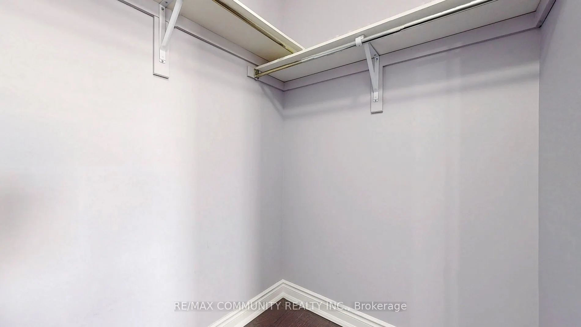 30 Raithby Cres