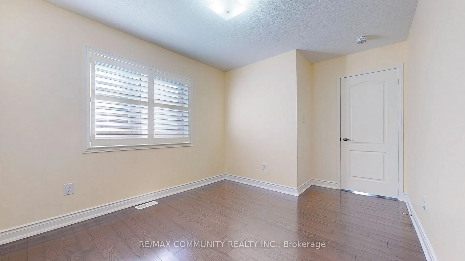 30 Raithby Cres
