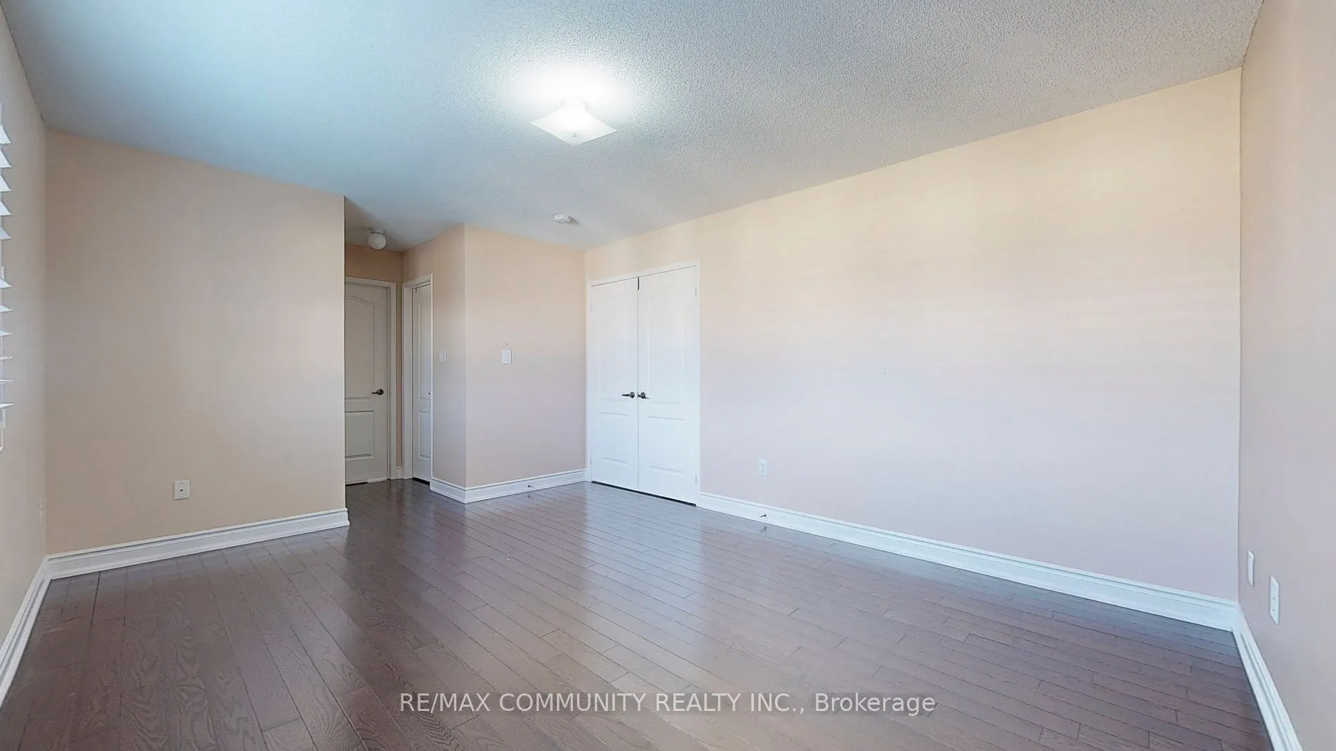 30 Raithby Cres