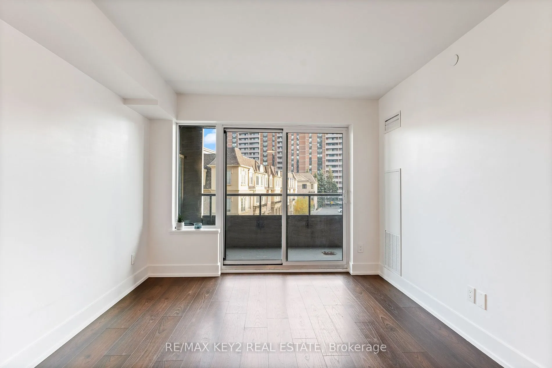 1215 Bayly St, #205